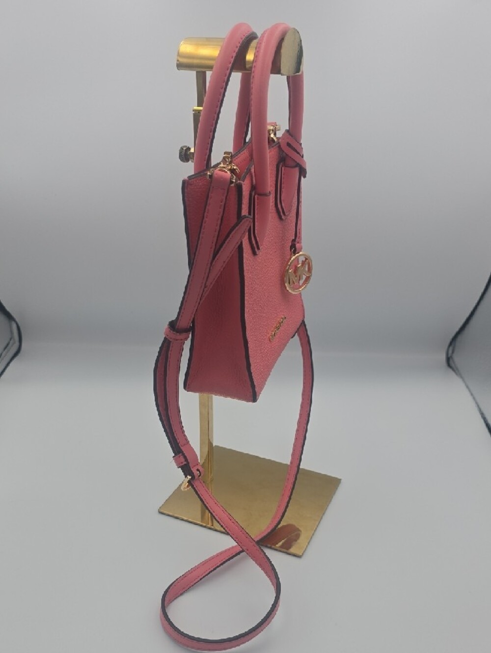 Michael Kors Pink Pebbled Leather Mini Crossbody/Phone Holder W/ Gold (NWOT)💖 - Picture 5 of 9